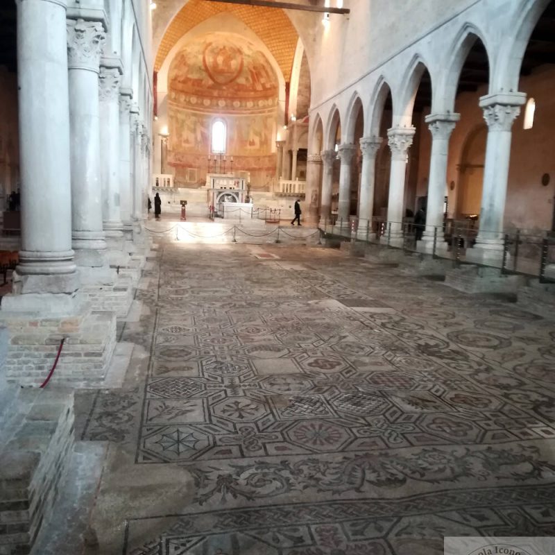 Basilica di Aquileia, interno